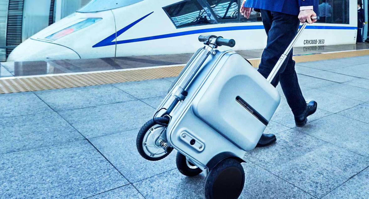 airwheel伟德体育骑行行李箱