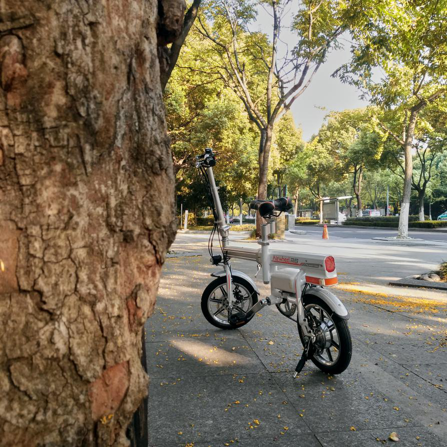 伟德体育电动自行车