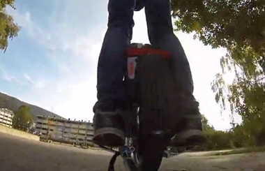 Airwheel伟德体育环保代步车在挪威成为男人的新宠