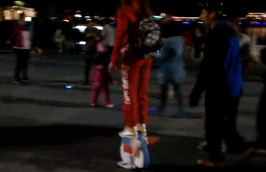 Airwheel伟德体育自平衡车疯狂女玩家